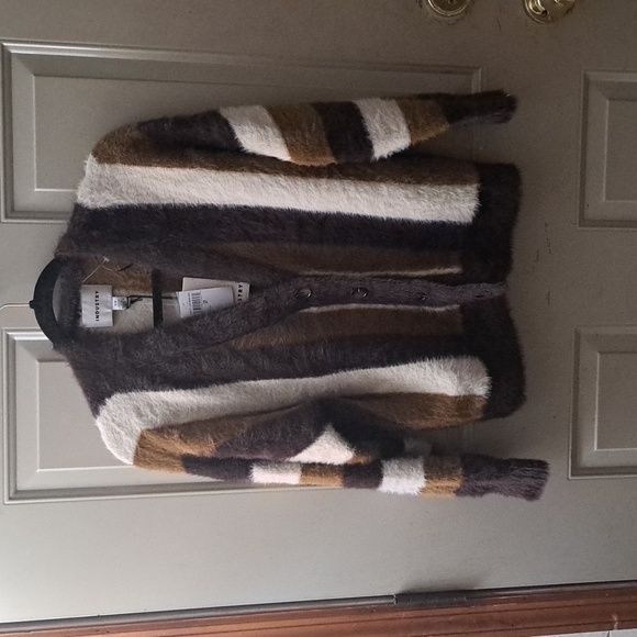 Industry The Great Fluffy Slouch Cardigan - Picture 7 of 13